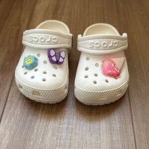 Crocs Toddler White Clogs with Fun Charms Size 6